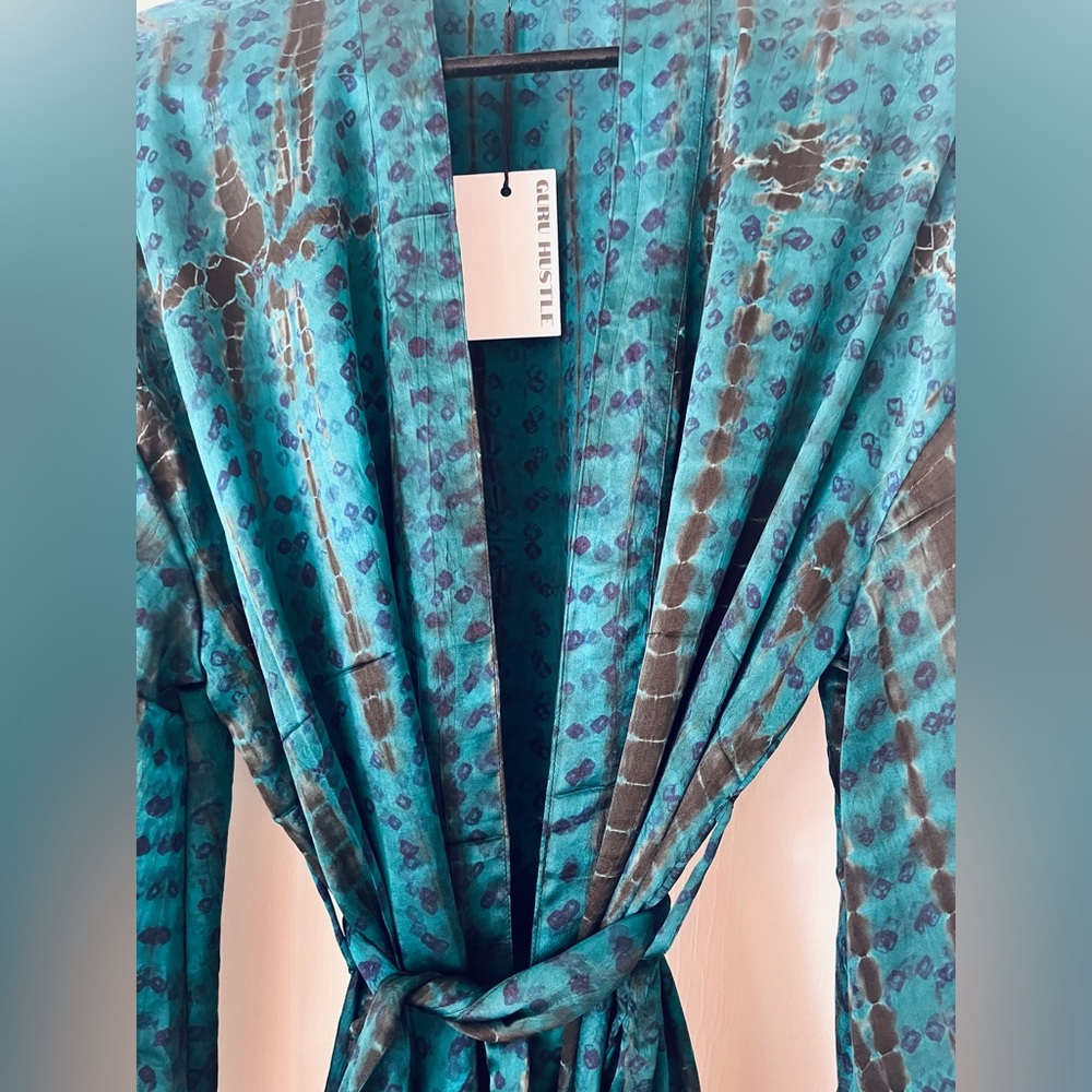 TURQUOISE SMOOTH OPERATOR SILK LUXURY KIMONO - Picture 12 of 13
